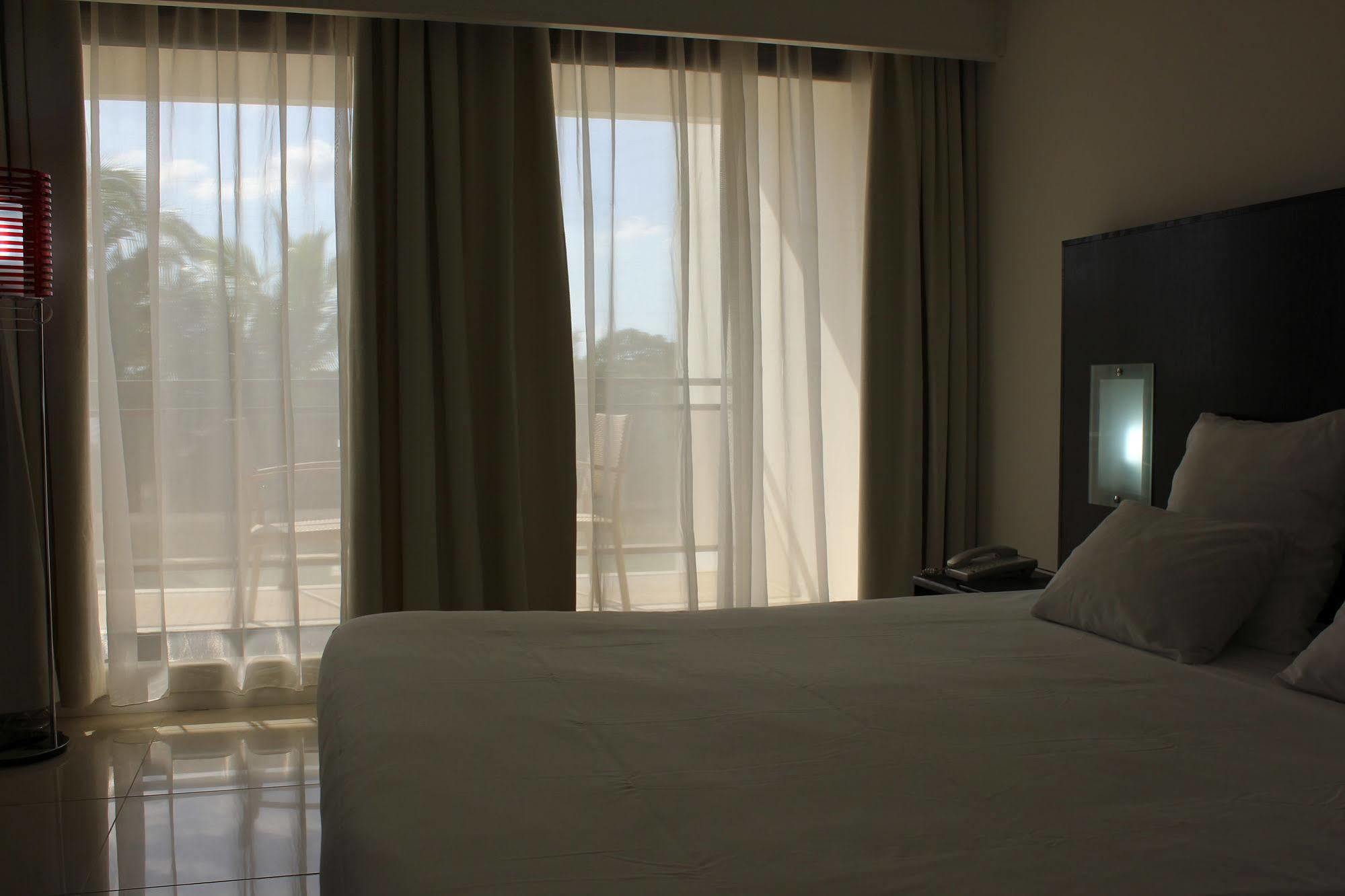 Hotel Le Saint Denis Ngoại thất bức ảnh