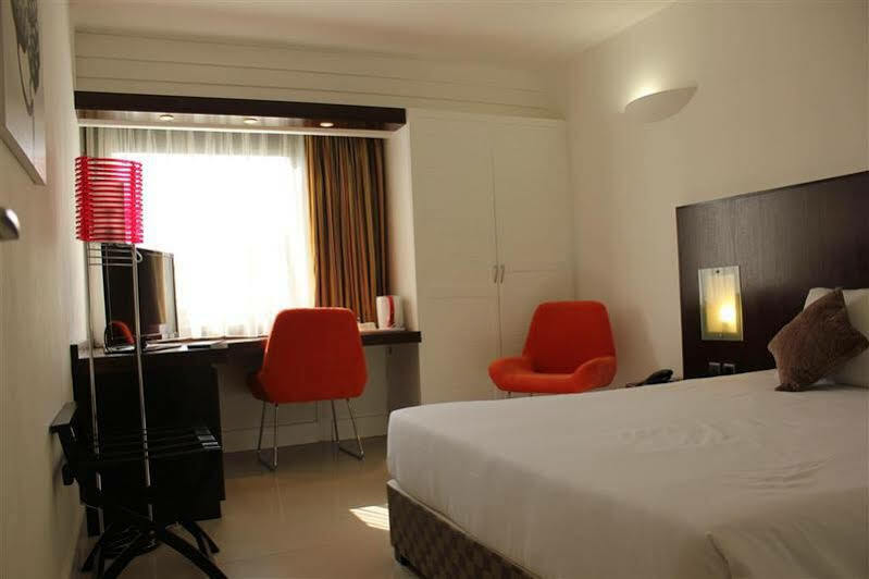 Hotel Le Saint Denis Ngoại thất bức ảnh